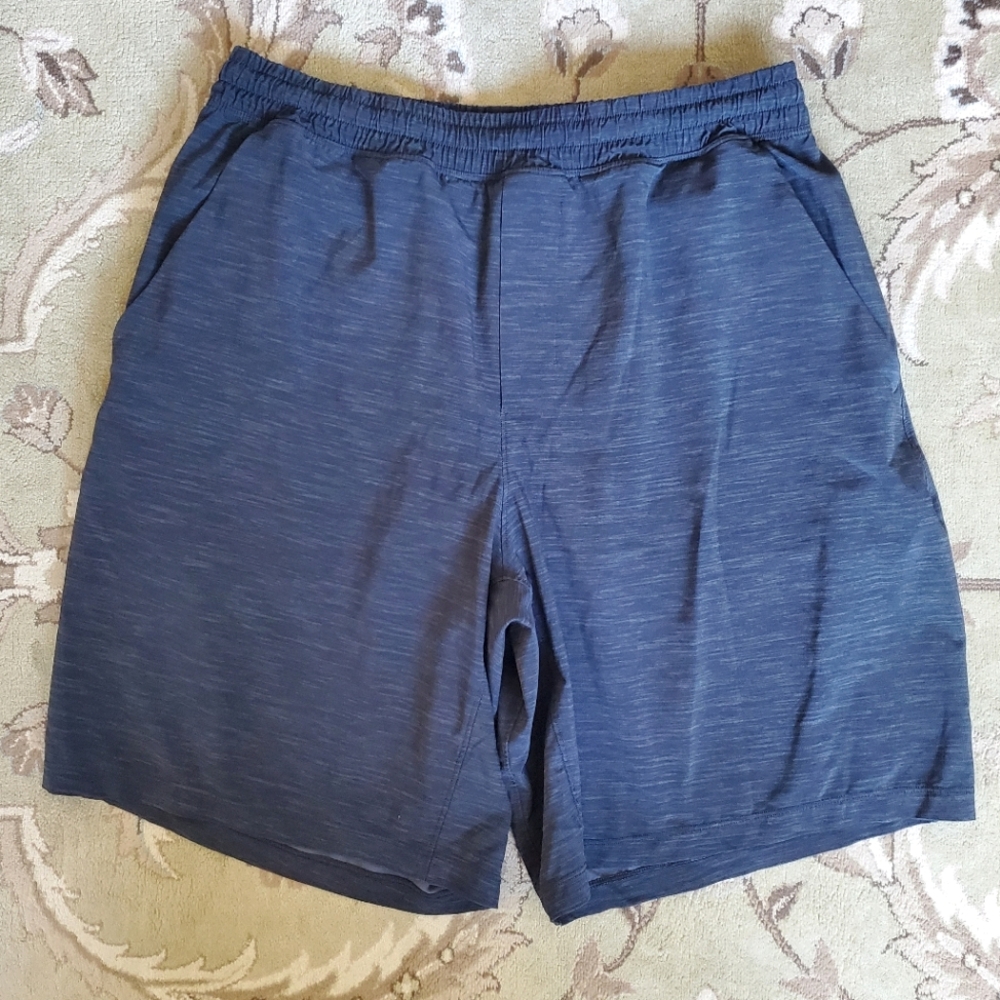 Men's Black Lululemon Athletic Shorts - L